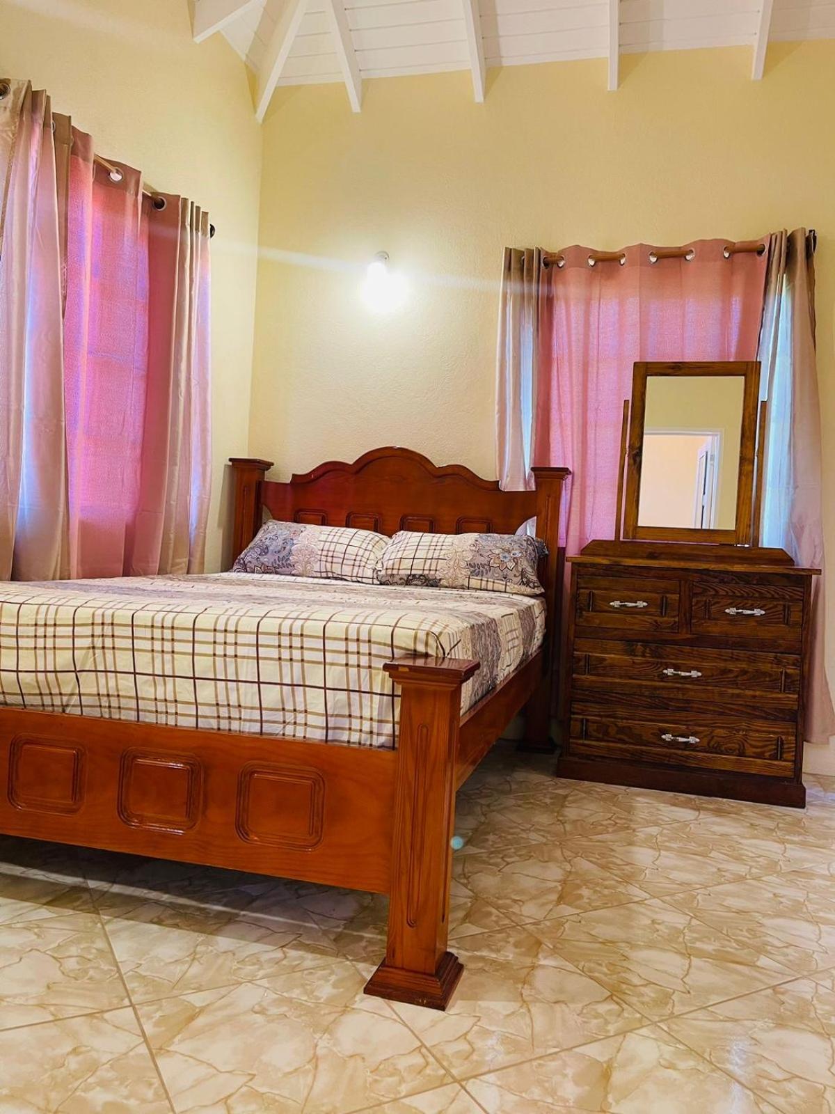 Castle Berry Apartments Kingstown Exterior foto
